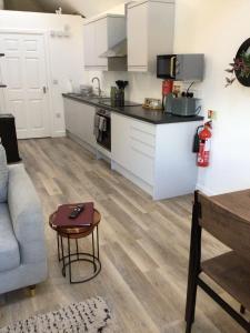 8 Ashbrook Mews