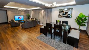 The Expert in Ocean Blue Near Airport