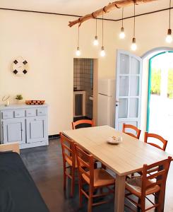 Charming house with garden in Monopoli with direct access to the beach