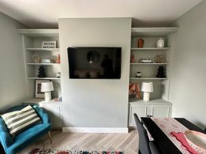 Bronte Cottage - Quirky, central, 2bed, seaside