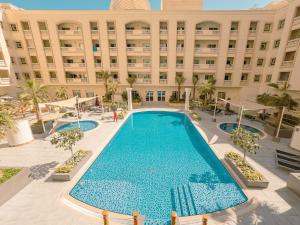 Airstay - Spacious 1BR - Pool Views - Next to FIVE Hotel - Monthly Offer Available