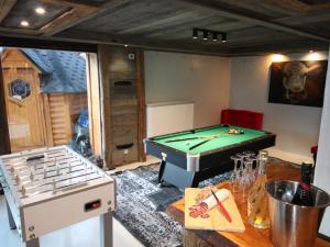 Chalets Prestigious Chalet with Pool & Hot tub, Mountain Views for 19 Guests : photos des chambres