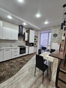 Яровиця. Еліт