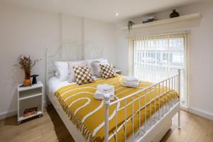 Central Flat-2Bedrooms-2Bath-By FabAccommodation