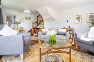 Swift Host 1 bed House Parking Lots of space - Cringleford