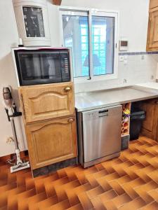 Villas Villa spacieuse a Lioux avec piscine privee et vue montagne : photos des chambres