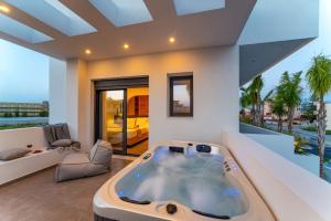 Villa Palmeras Evelia by Villa Plus