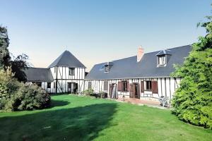 Villa charmante dans les vergers de Normandie avec piscine privée.