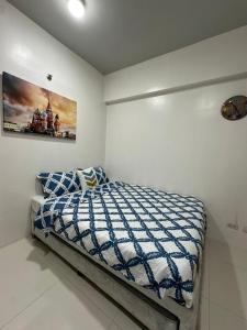 150 Newport Condominium