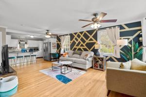 Spacious-5 Beds! 3 Mi to Mohegan