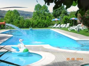 Charming villa with mountain view in Pedraça, pool