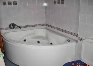 Charming villa with mountain view in Pedraça, pool