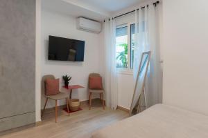 ARIS- Queen suite on the boulevard