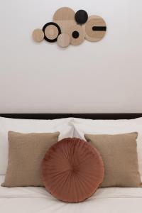 ARIS- Queen suite on the boulevard