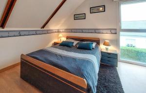 Maisons de vacances 4 Bedroom Stunning Home In Gouesnach : photos des chambres