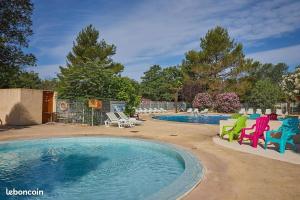 Campings Mobil-home 6 personnes chez Vonvon : photos des chambres