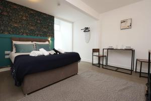 Studio - Kitchen - Parking - Ideal for Contractors