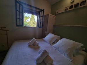 Villages vacances Les Garrigues de la Vallee des Baux : photos des chambres