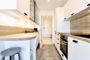 LEscale - Palace view home with terrace