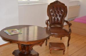 Nikola Tesla Haus, Zentrum