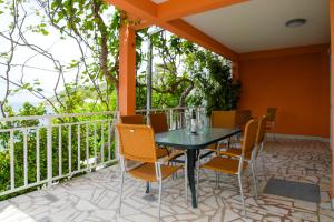 Apartment Lemon tree