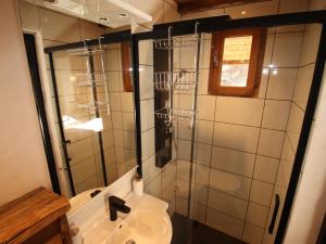 Chalets Chalet le Chantelevent for 24 Guests - Slope Views, Pool & Jacuzzi : photos des chambres