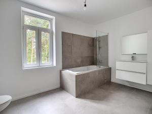 Isaac E centre-gare-aéroport