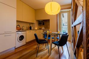 Bairro Alto Superior Two Bedroom Apartment by Les Deux Mariettes