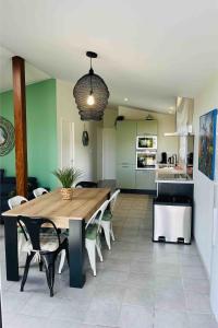 Gîte à la campagne, piscine classé trois-étoiles N2