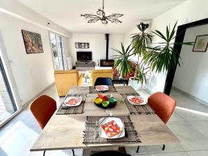 Maisons de vacances Villa Ty Jos, comfort, serenity, countryside & SPA, 2-8 personnes, plages a 5min, Animaux admis : photos des chambres