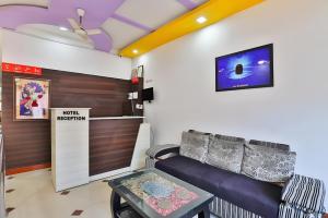 Super Hotel O Dwarka - Near Shree Dwarkadhish Temple - Formerly Madhav Residency