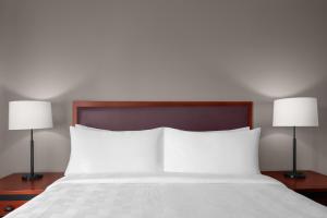 Larkspur Landing Extended Stay Suites Campbell