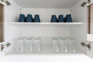 Tolstov Apartments - Monteurwohnung - 2 Schlafzimmer - Küche - Waschmaschine - 25 Min zur Messe DUS