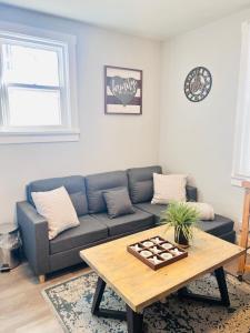 COZY 1BR and 1 BATH Suite in Bankview