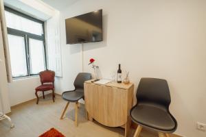 Carmo Residence Porto by Vacationy