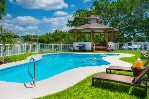 Lakeside Retreat-4plex Sleeps 20 - Bay Pines