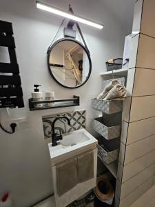 Atypique studio en bas du Château