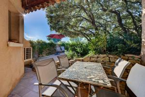 Villages vacances Les Garrigues de la Vallee des Baux : photos des chambres