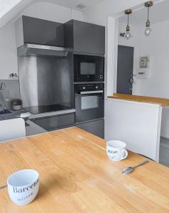 Appartements T2 Cuisine equipee, Parking prive, 4 personnes : photos des chambres