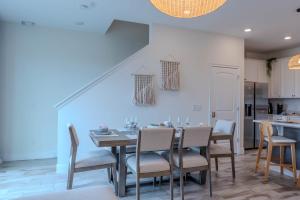 Luxury Townhouse Retreat Pets Welcome-352