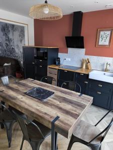 Maisons de vacances Le Lambert, a 3 minutes du port et tout a cote du celebre palais Benedictine : photos des chambres