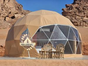 RUM WORLD BUBBLE lUXURY CAMP