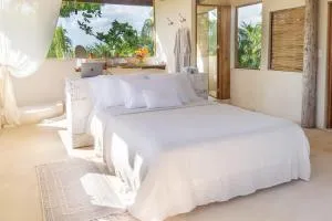 Beautiful 5 BR Beachfront Villa - 蓬·艾伦