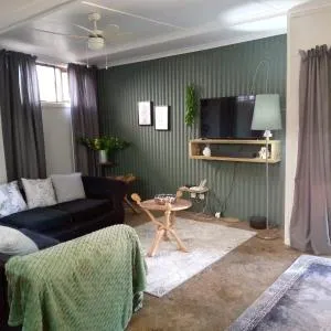 95 on 15th Downstairs - Rustic - Kwelera