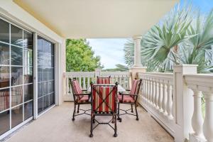 Centre Court Splendor, Corner Unit, Great Views, 1014