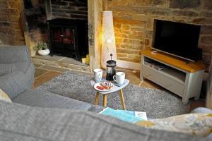 Waterview Cottage - a peaceful riverside location