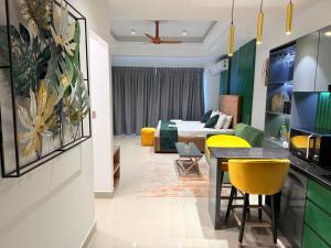 Ocean Breeze Negombo- TidesEnd Luxury Beach Apartments
