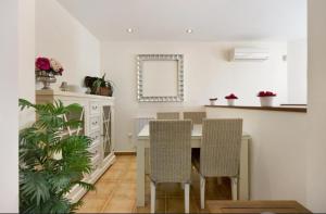 V Centenario free parking by Staycare