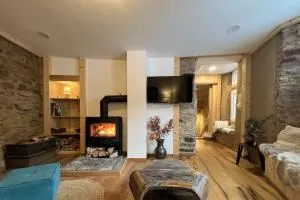 Am Hirtenturm, anno 1397, auf der Quelle der Ahr - Kerschenbach