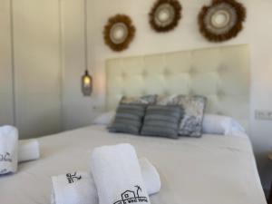 Oasis Studio II Marbella Center with mountain views - EaW Homes